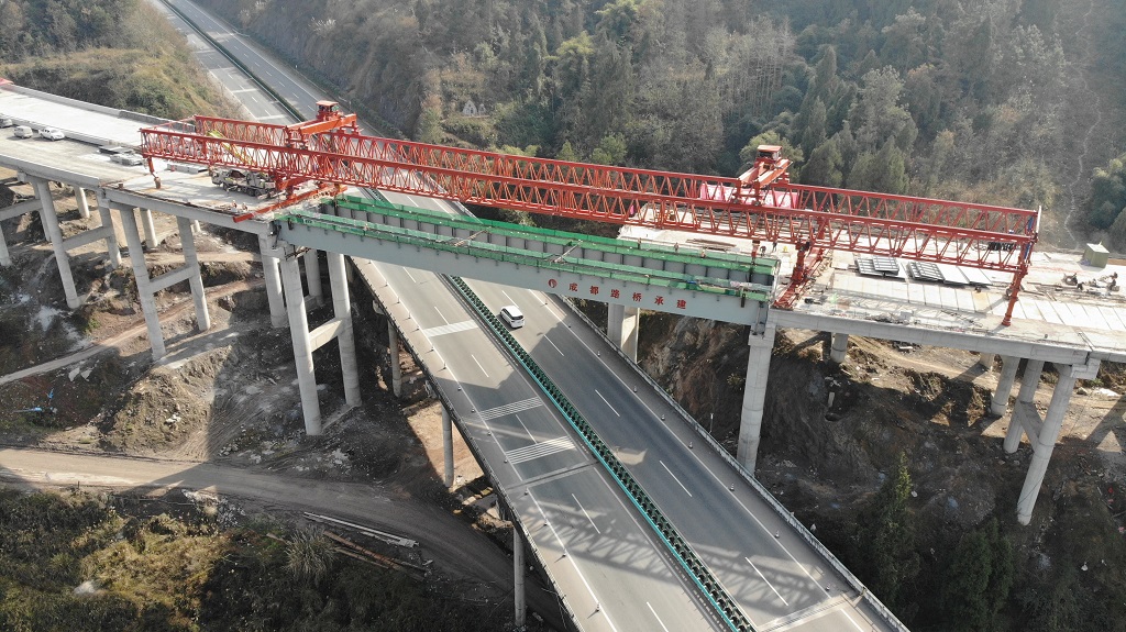 達(dá)宣項目：箱梁高架，科技保通途