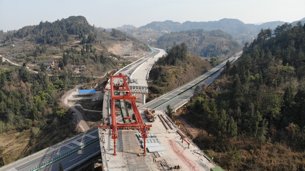 達(dá)宣項目：箱梁高架，科技保通途