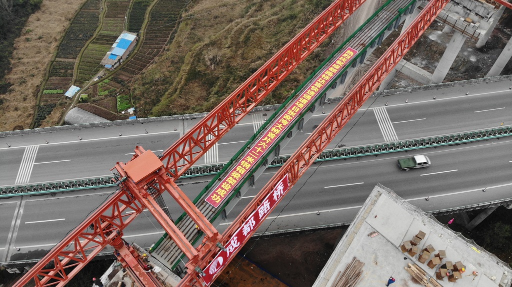 達(dá)宣項目：箱梁高架，科技保通途