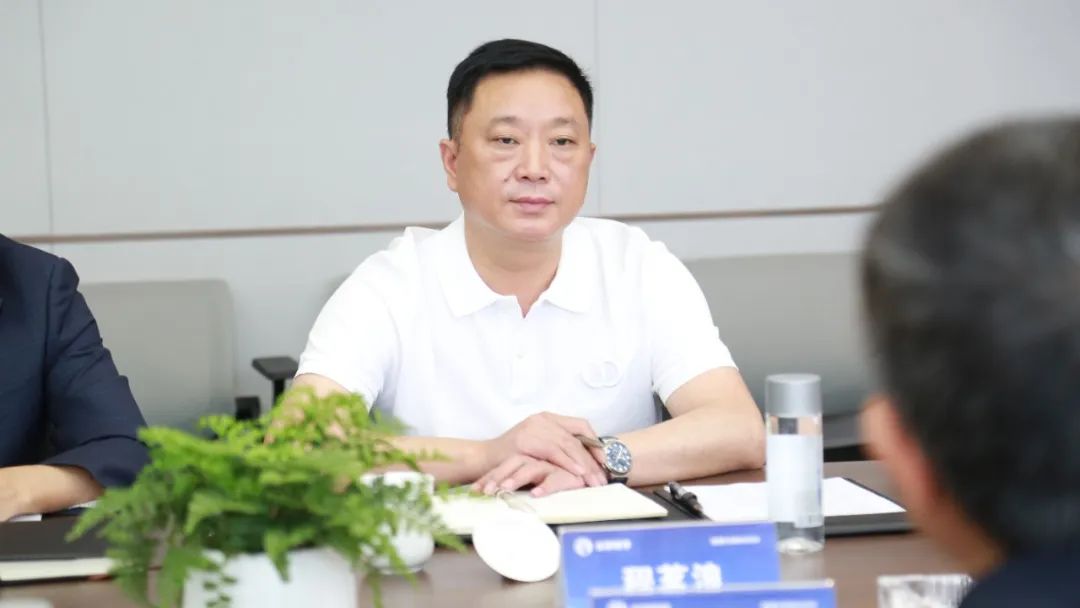 四川省建筑業(yè)協(xié)會蒞臨公司調(diào)研交流